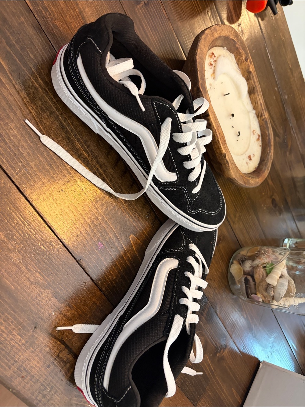 Brand new Vans sneakers Men’s 8.5